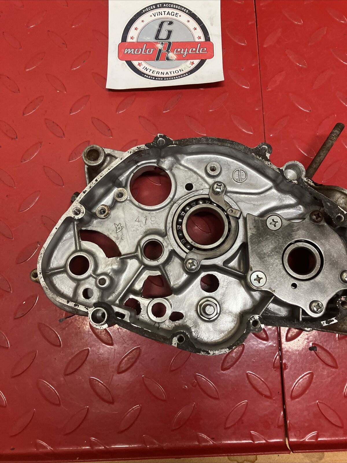 Suzuki RV125 1975 crankcase set left right crank case