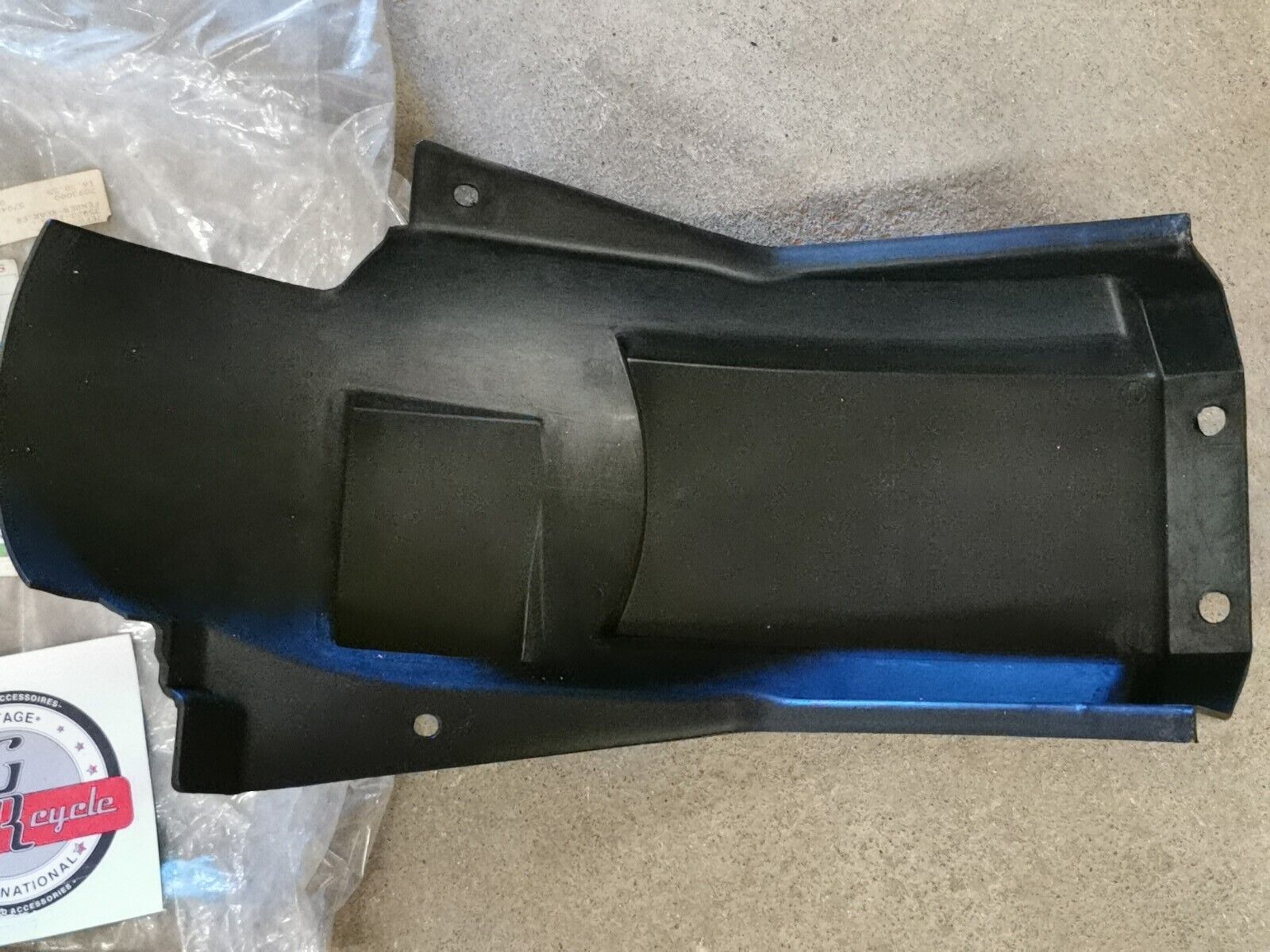 NOS KAWASAKI GPZ 750 ZX750 1983 - 1985 FENDER REAR FR 35023-1106 K28