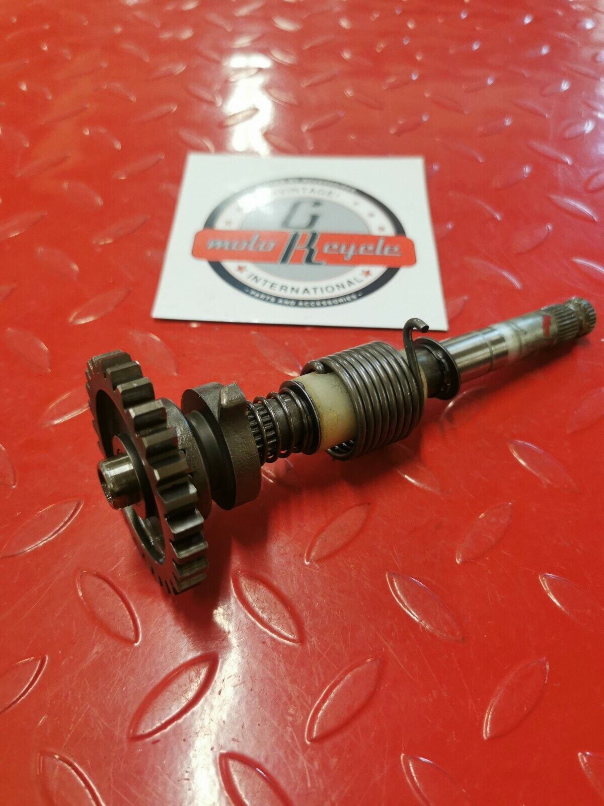 Honda CR125R 1982 kickstarter kick starter spindle shaft gear 28250-KA3-700 3