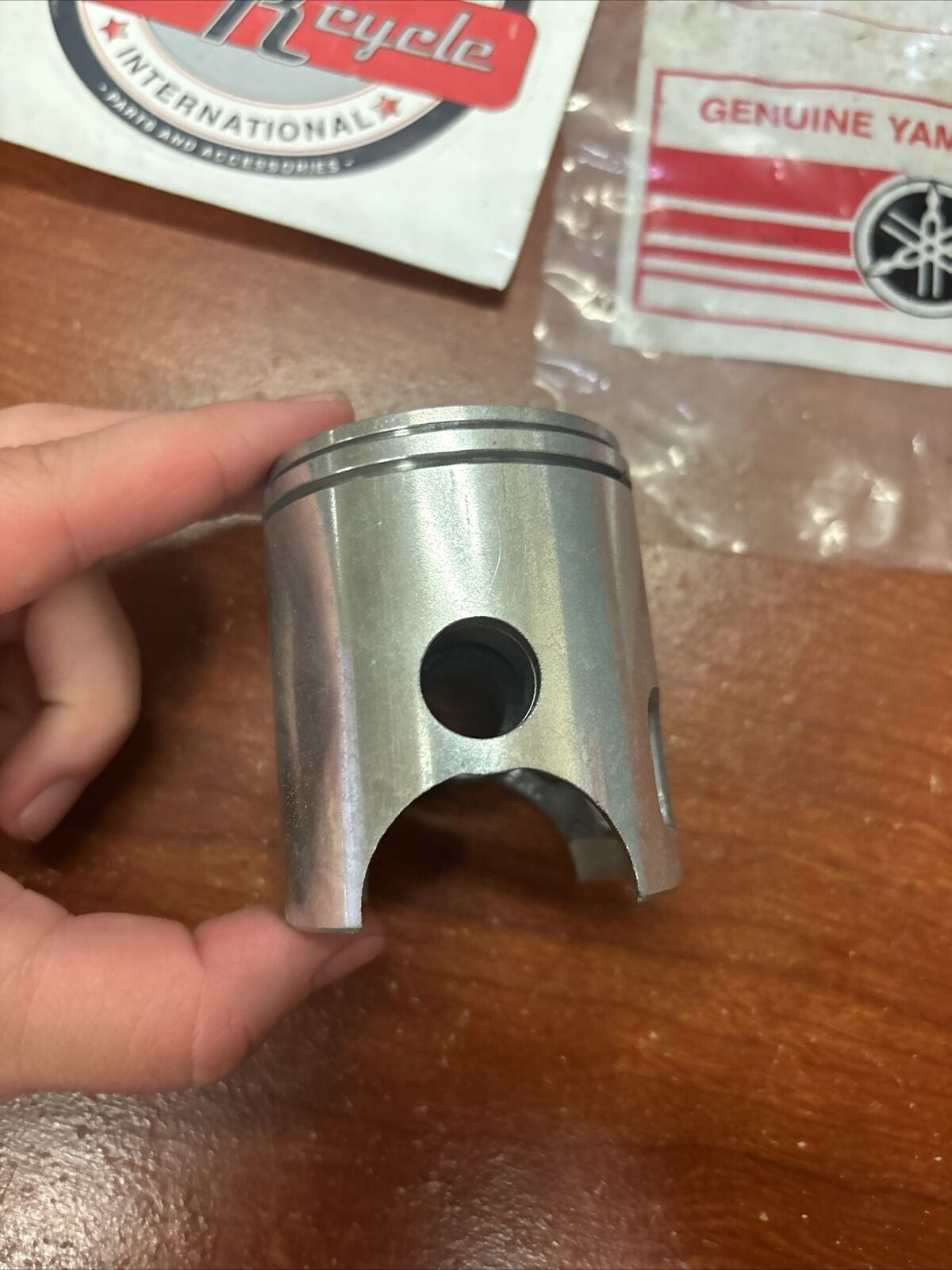 NOS Yamaha 1974 1975 DT100 PISTON 3RD O/S 0.75MM 437-11637-01-00 Y175