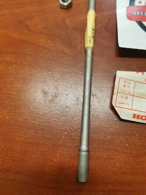 NOS Honda CYLINDER STUD BOLT B 90032-107-010 SU 90032-107-000, 90031-KFB-000 H99