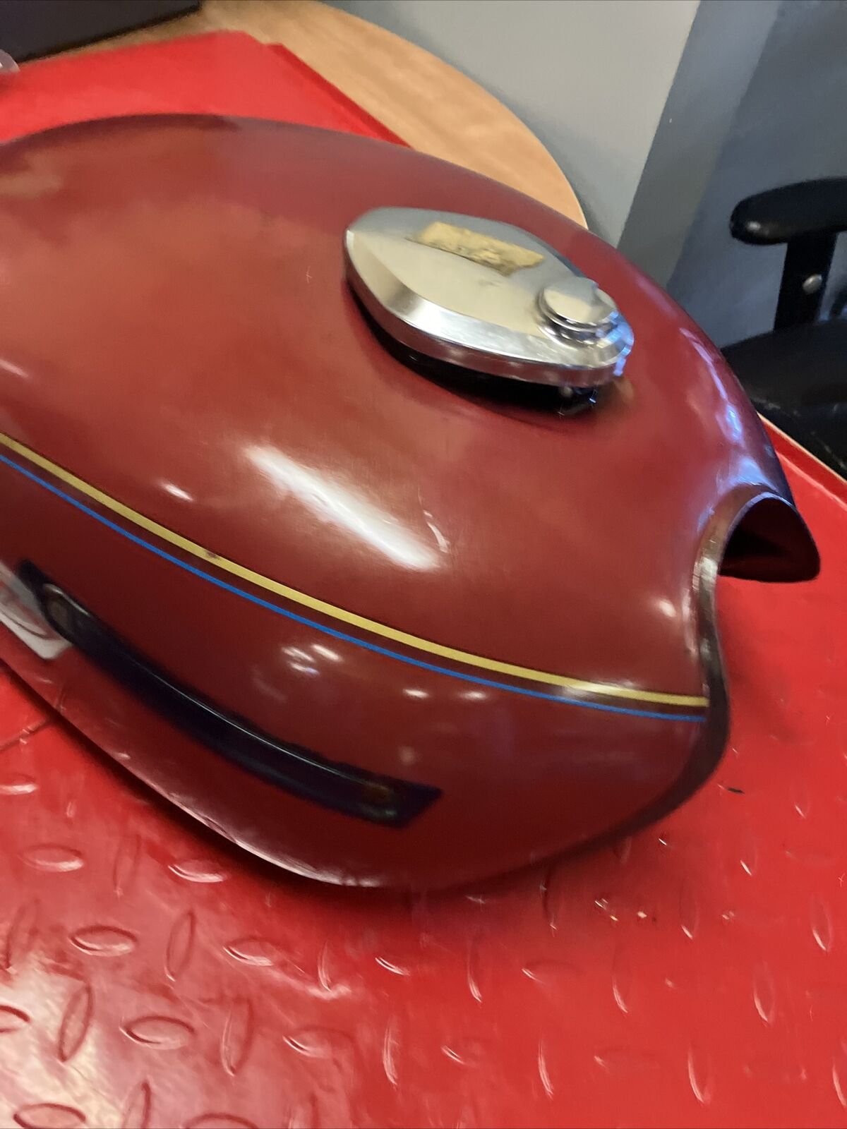 Kawasaki KZ750 1977 Fuel tank gas petrol reservoir 1976 1978 1979
