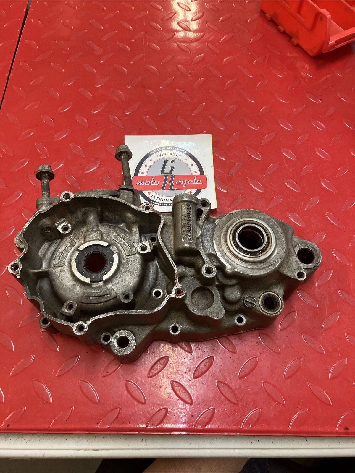 Kawasaki KX250 1999 left crankcase 1998