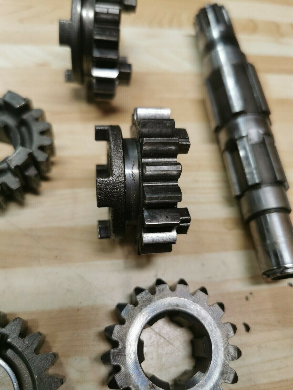 Suzuki RM250 2000 transmission gear shaft mainshaft