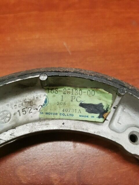 NOS Yamaha RD250 BRAKE SHOE 168-25130-00-00 SUB 152-25130-00-00 152-25131-0 Y140