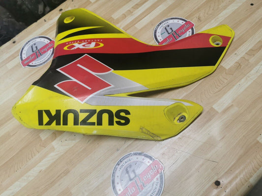 Suzuki RMZ450 2006 right radiator shroud fuel tank cover