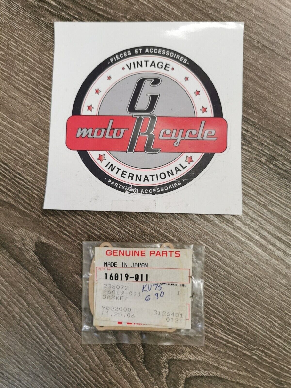 NOS KAWASAKI KV75 MT1  1971 - 1982 GASKET 16019-011 K31
