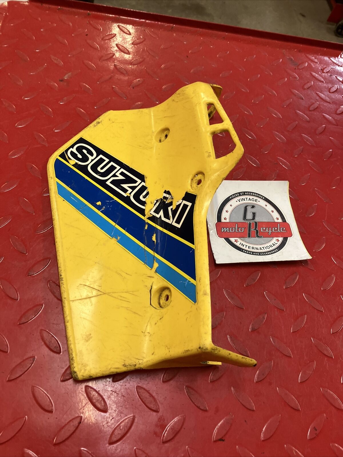 Suzuki RM80 1984 Left radiator shroud cover