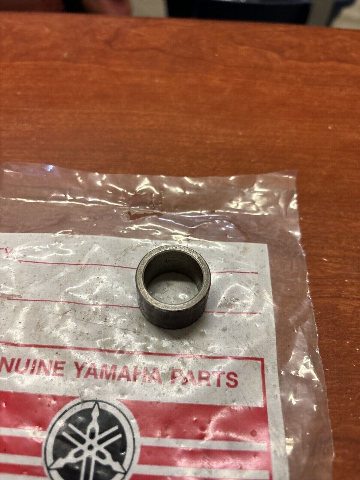 NOS Yamaha COLLAR 812-17685-00-00 SUB 90387-19149-00 Y178