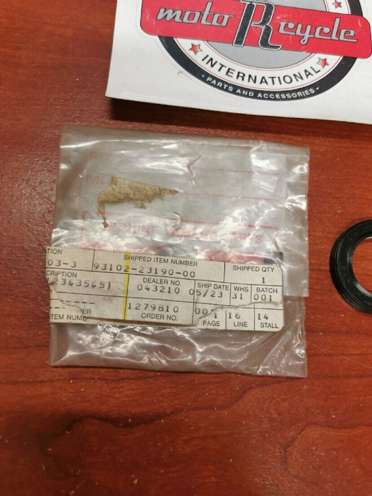 NOS Yamaha XS360 XS400 OIL SEAL SD-TYPE 93102-23190-00 Y71