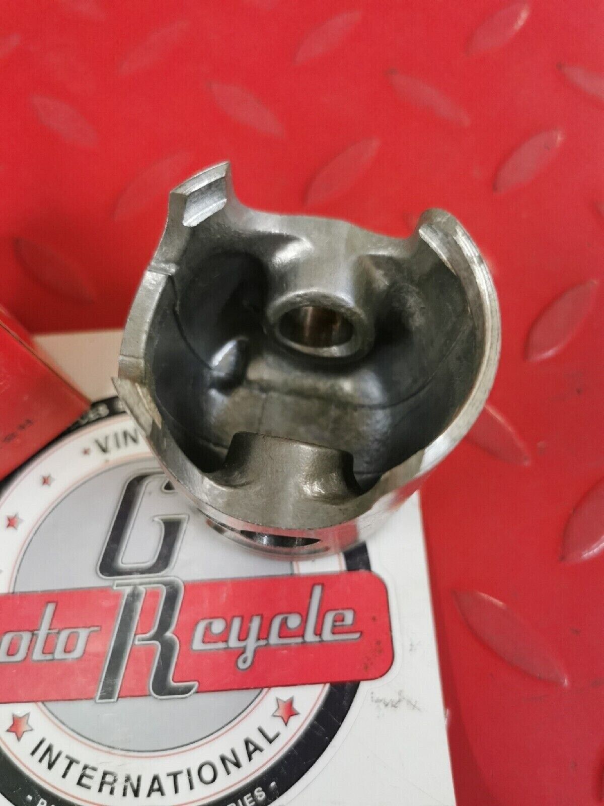 NOS HONDA CR125 1980 1981 PISTON 0.50 13103-KA3-000 H38
