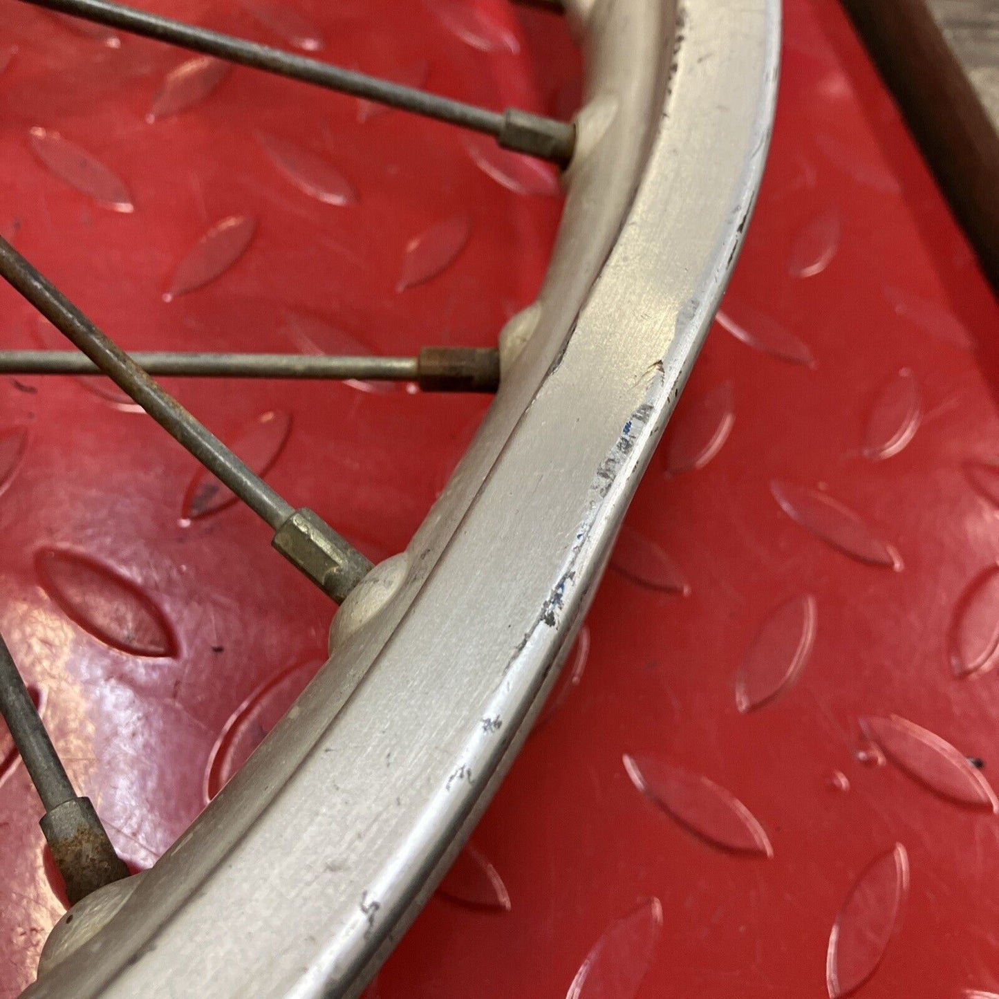 Yamaha YZ125 1978 front wheel hub rim 1K7-25111-10-98