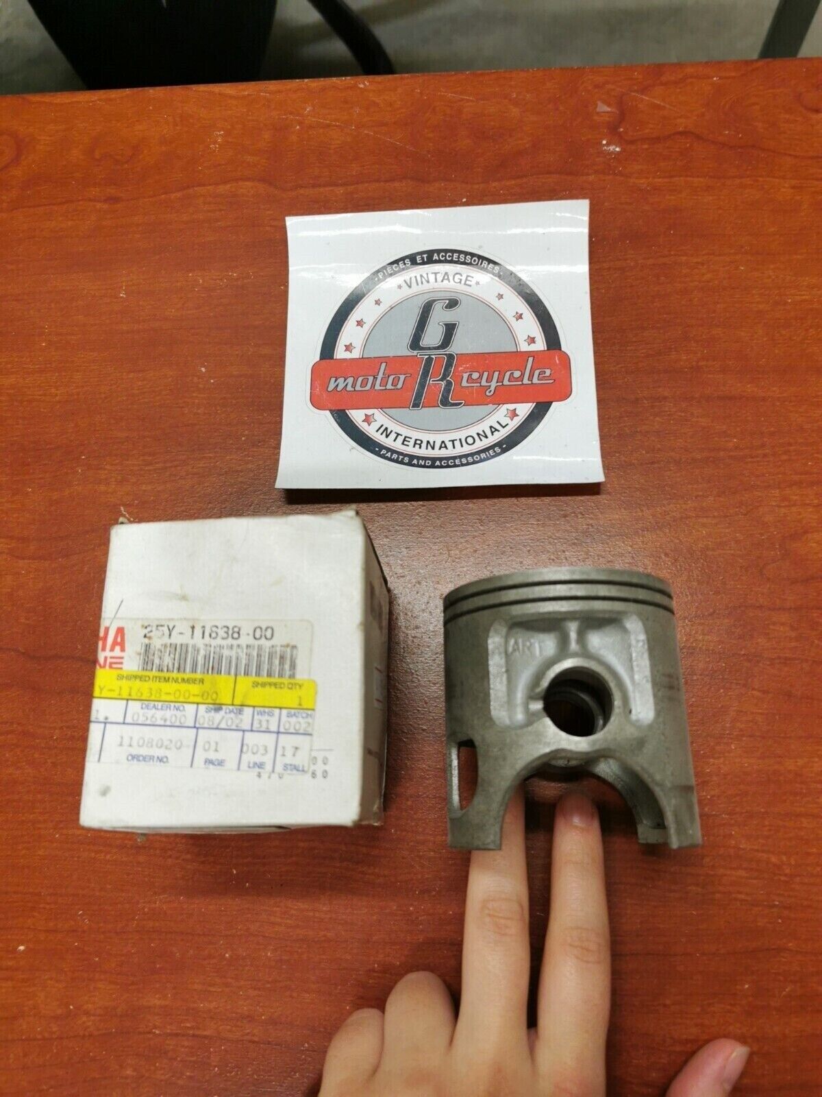 NOS Yamaha 1983 IT250K PISTON 4TH O/S 1.00 25Y-11638-00-00 Y86