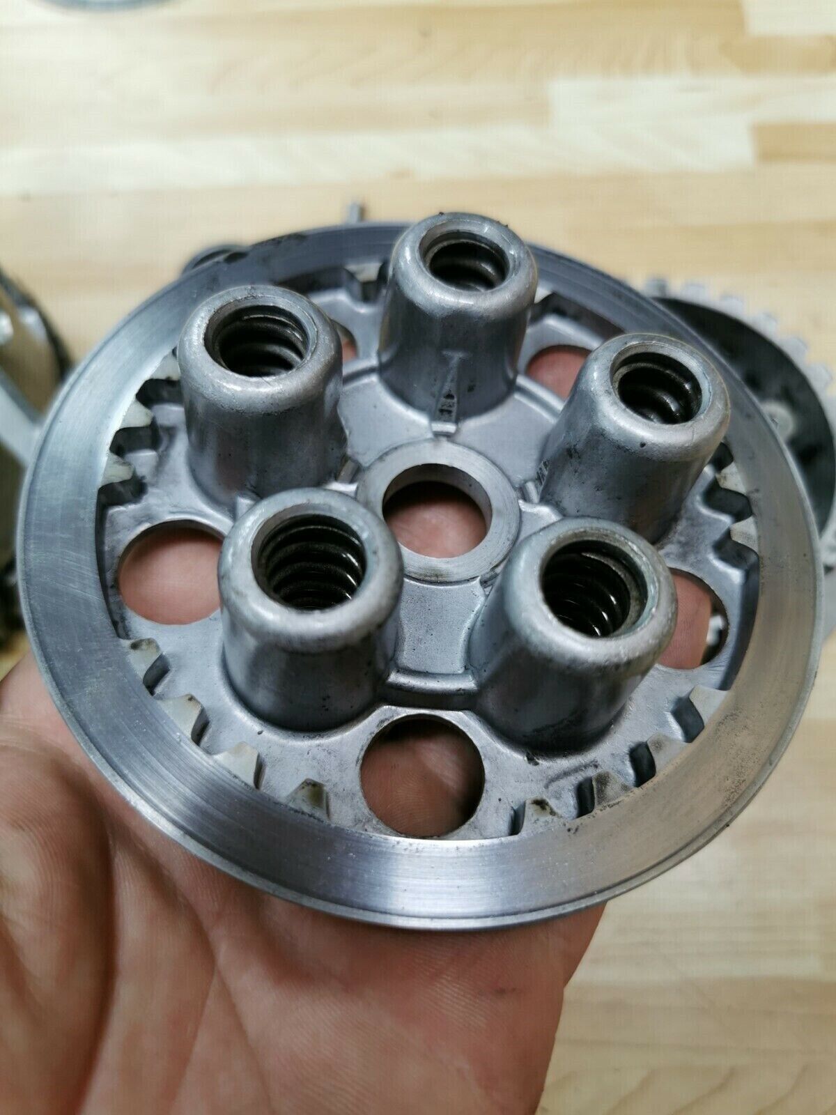 Suzuki DR100 1985 complete clutch basket hub pressure plate 21200-05863