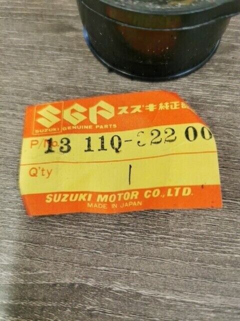NOS SUZUKI GT750 1972 T500 TS400 1973 - 1977 PIPE INTAKE 13110-32200 S40