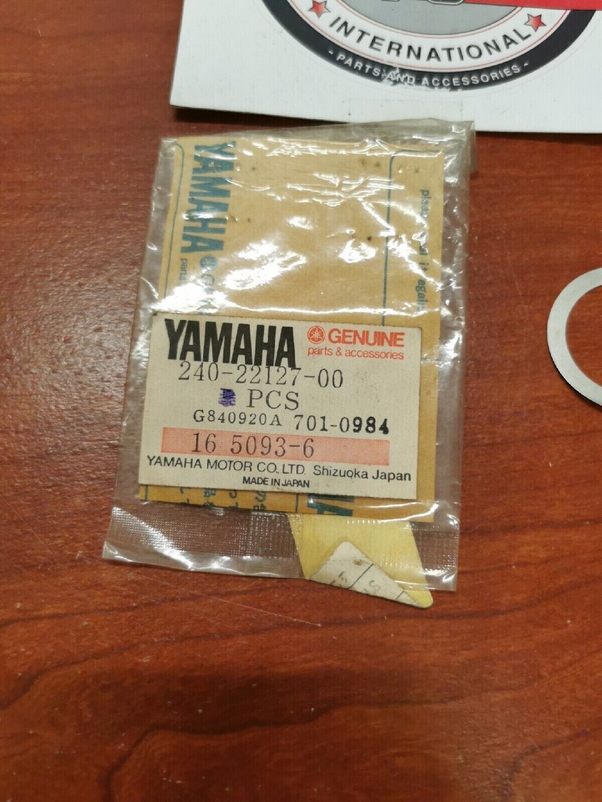 NEW NOS Yamaha REAR ARM SHIM 240-22127-00-00 Y71
