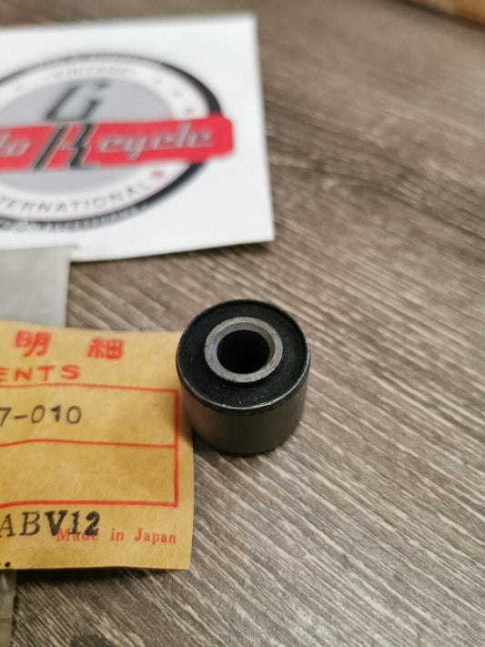 NOS HONDA CB175 CB200 CL200 TL125 XL175 XL200R SL175 BUSHING 41241-307-010 H50
