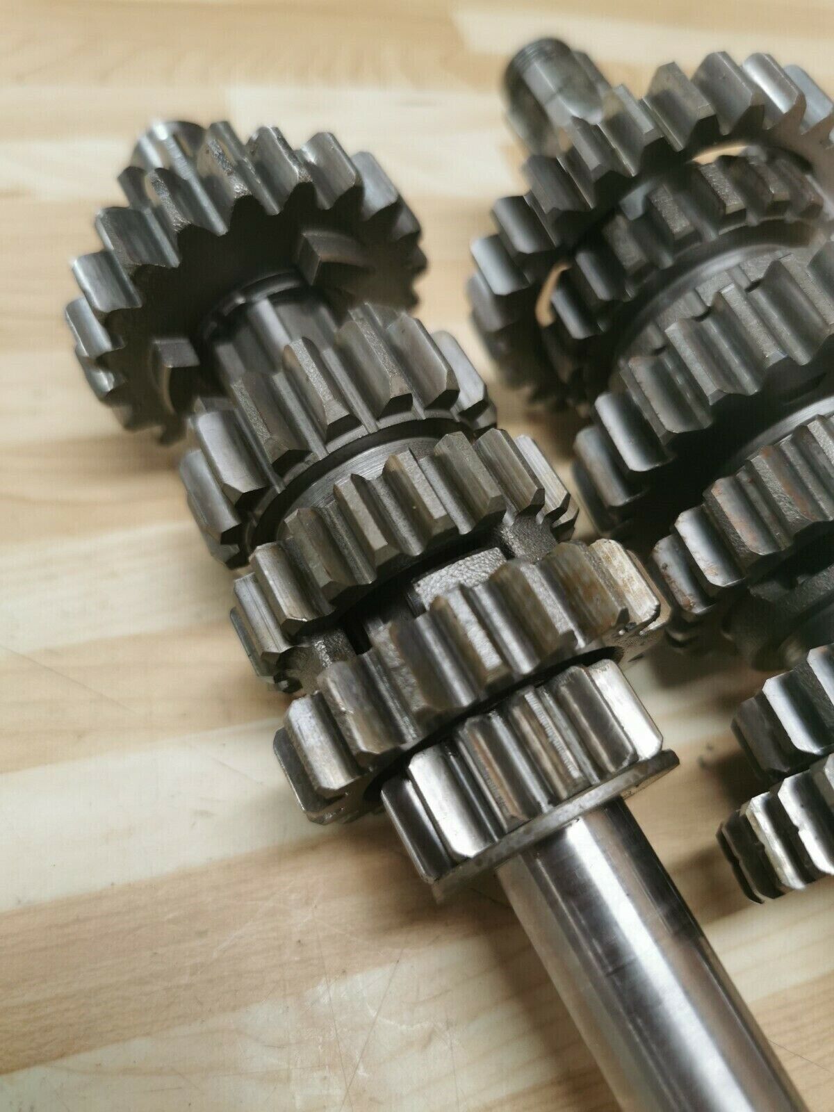 Yamaha YZ125 1985 transmssion mainshaft countershaft input output shaft gear
