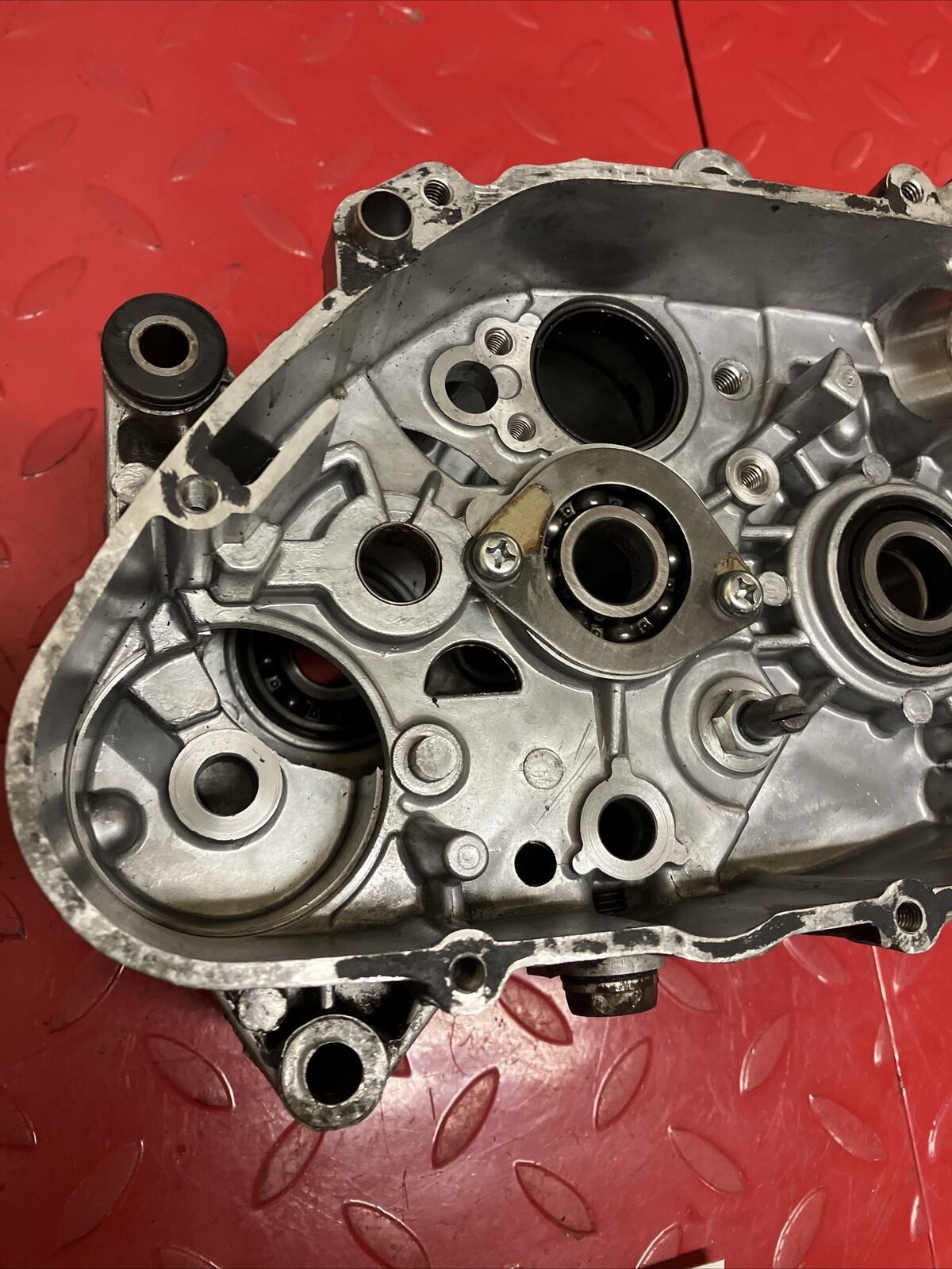 Yamaha U7E 1972 V70 left right crankcase set