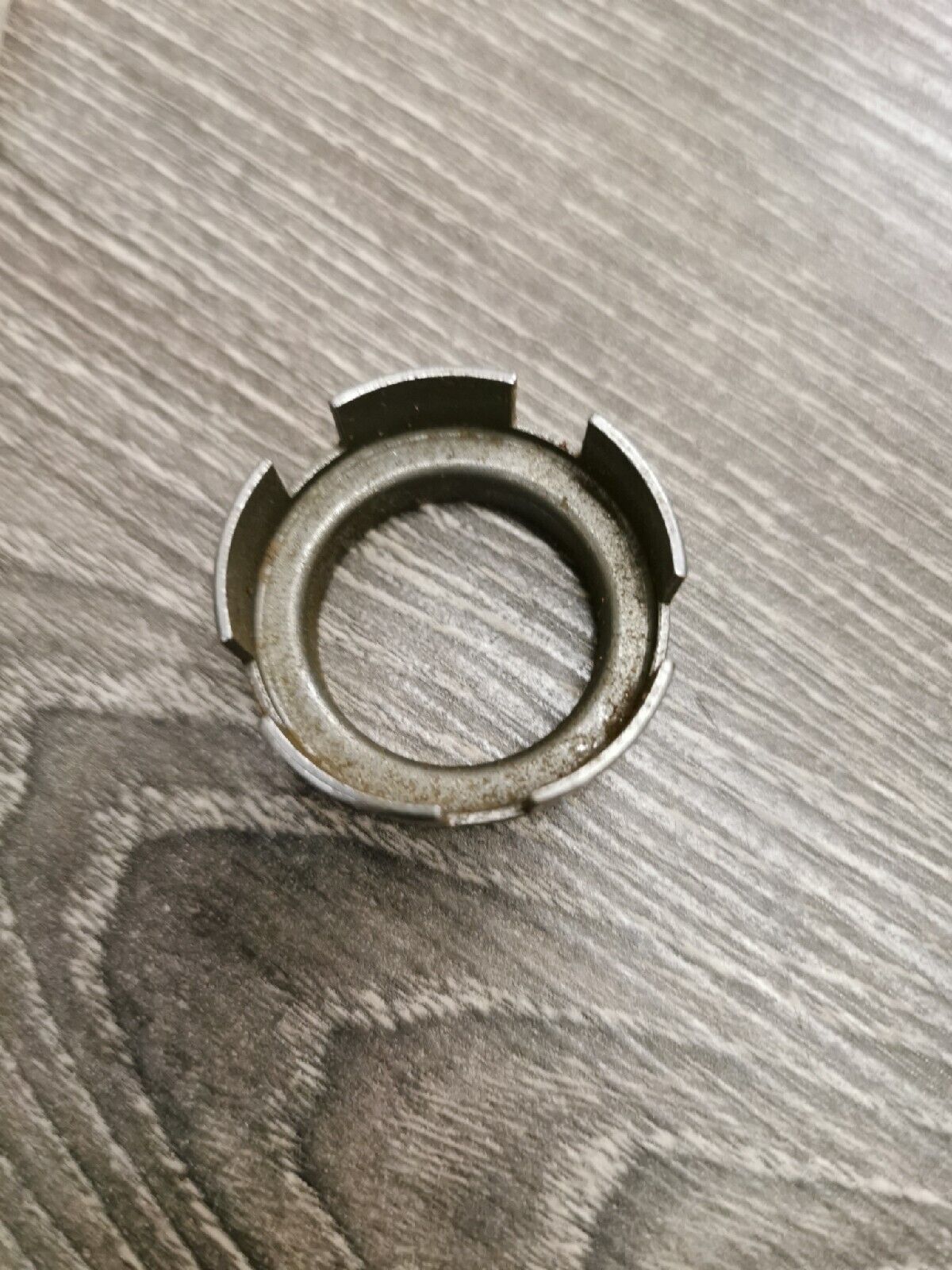 NOS YAMAHA RETAINER KICK ROLLER 102-15689-00-00 Y58