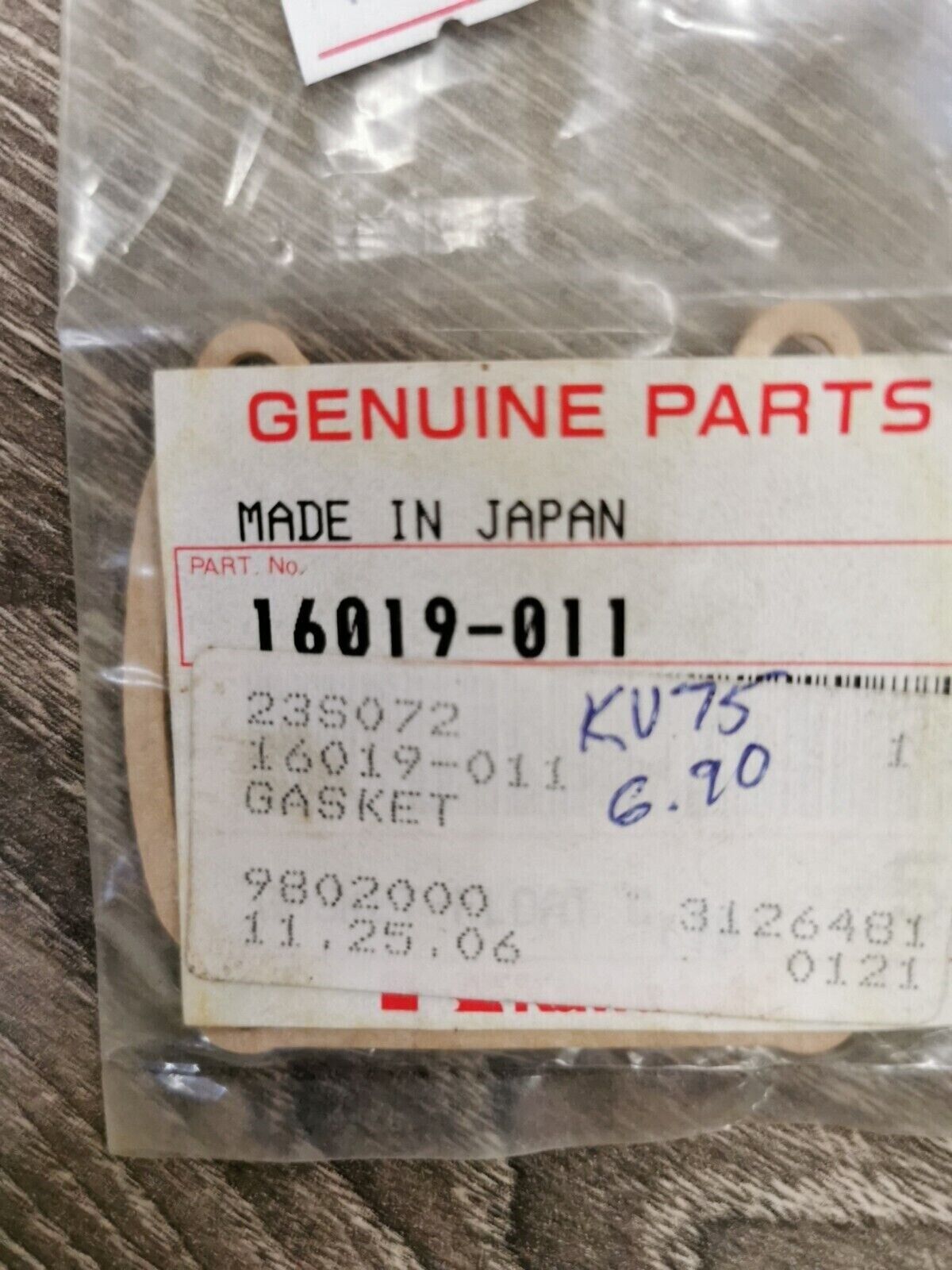 NOS KAWASAKI KV75 MT1  1971 - 1982 GASKET 16019-011 K31