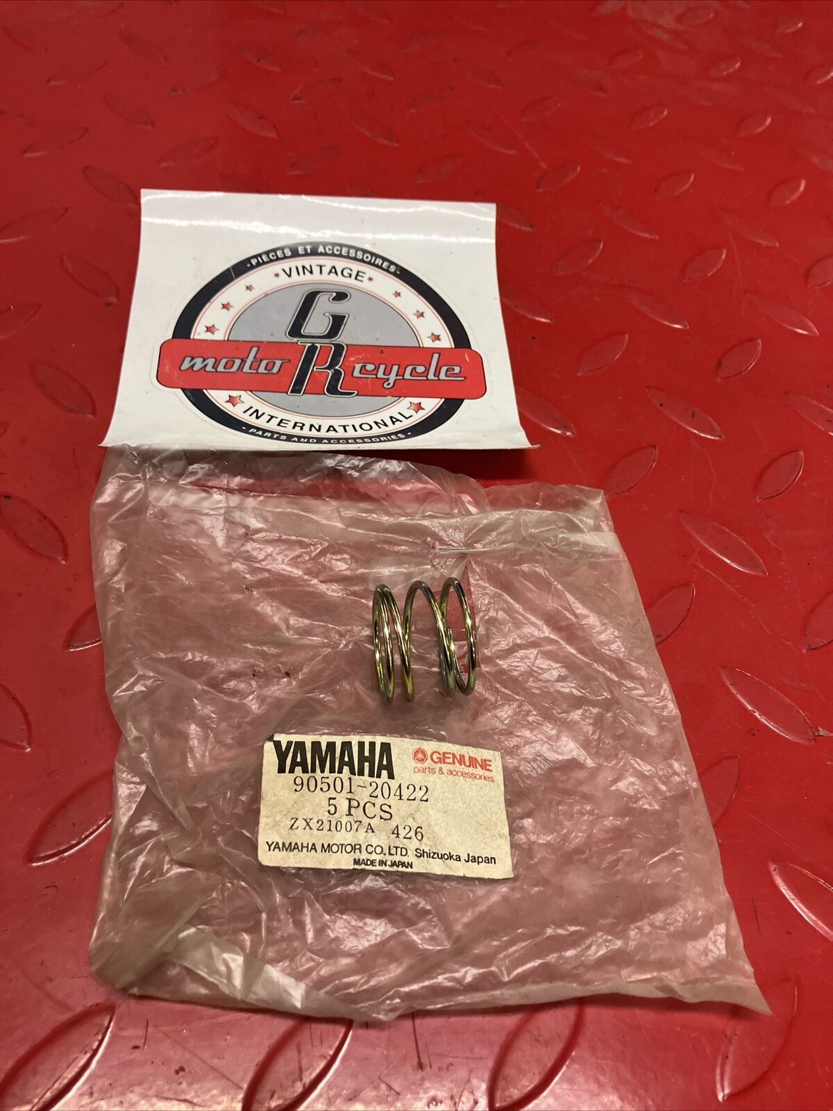 NEW NOS YAMAHA SPRING COMPRESSION 90501-20422-00 Y63