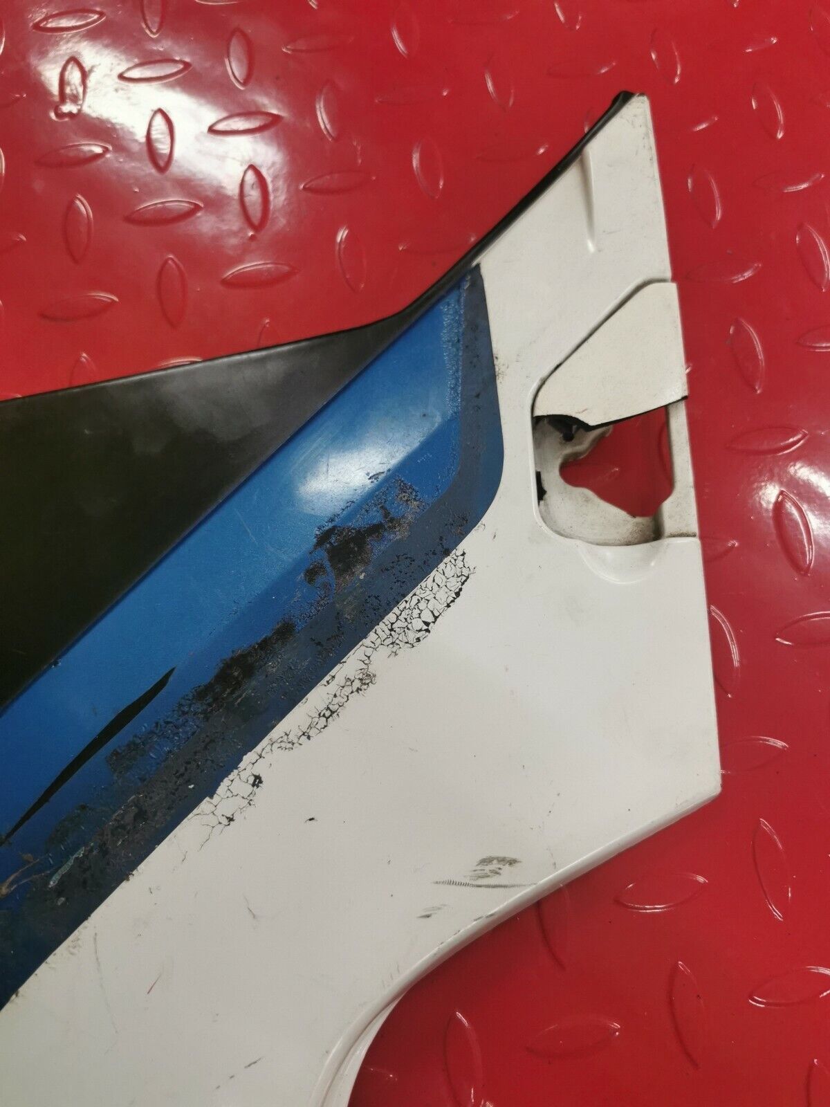 Suzuki GS550ES 1983 left side cover panel fairing