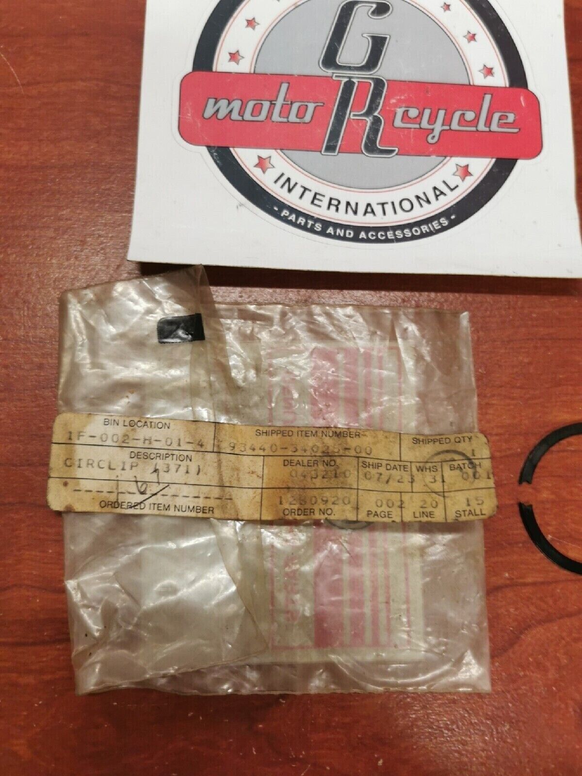 NOS Yamaha CIRCLIP 93440-34025-00 Y71