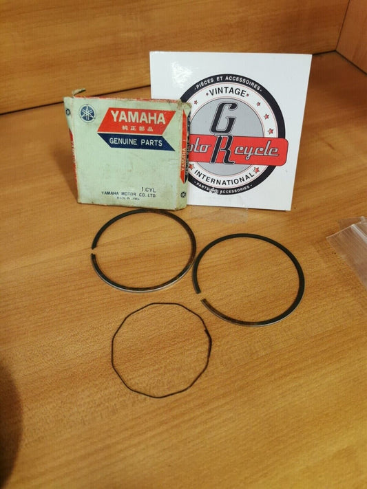 NOS YAMAHA DT250 1974   RING PISTON  SET  2ND 445-11610-20-00 Y48