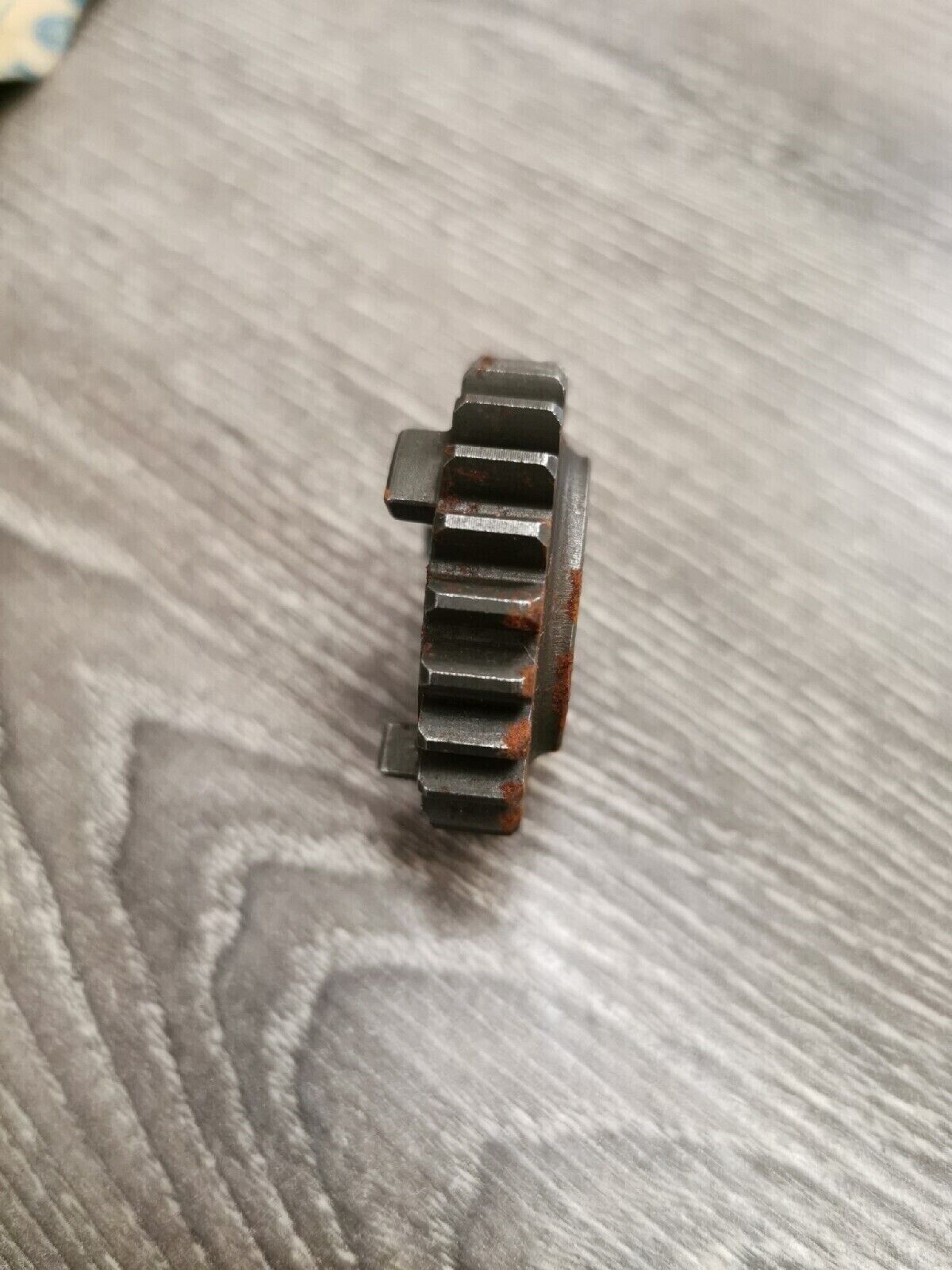 NOS YAMAHA YL1 1966 1967 GEAR 3RD PINION 132-17131-00-00 Y58