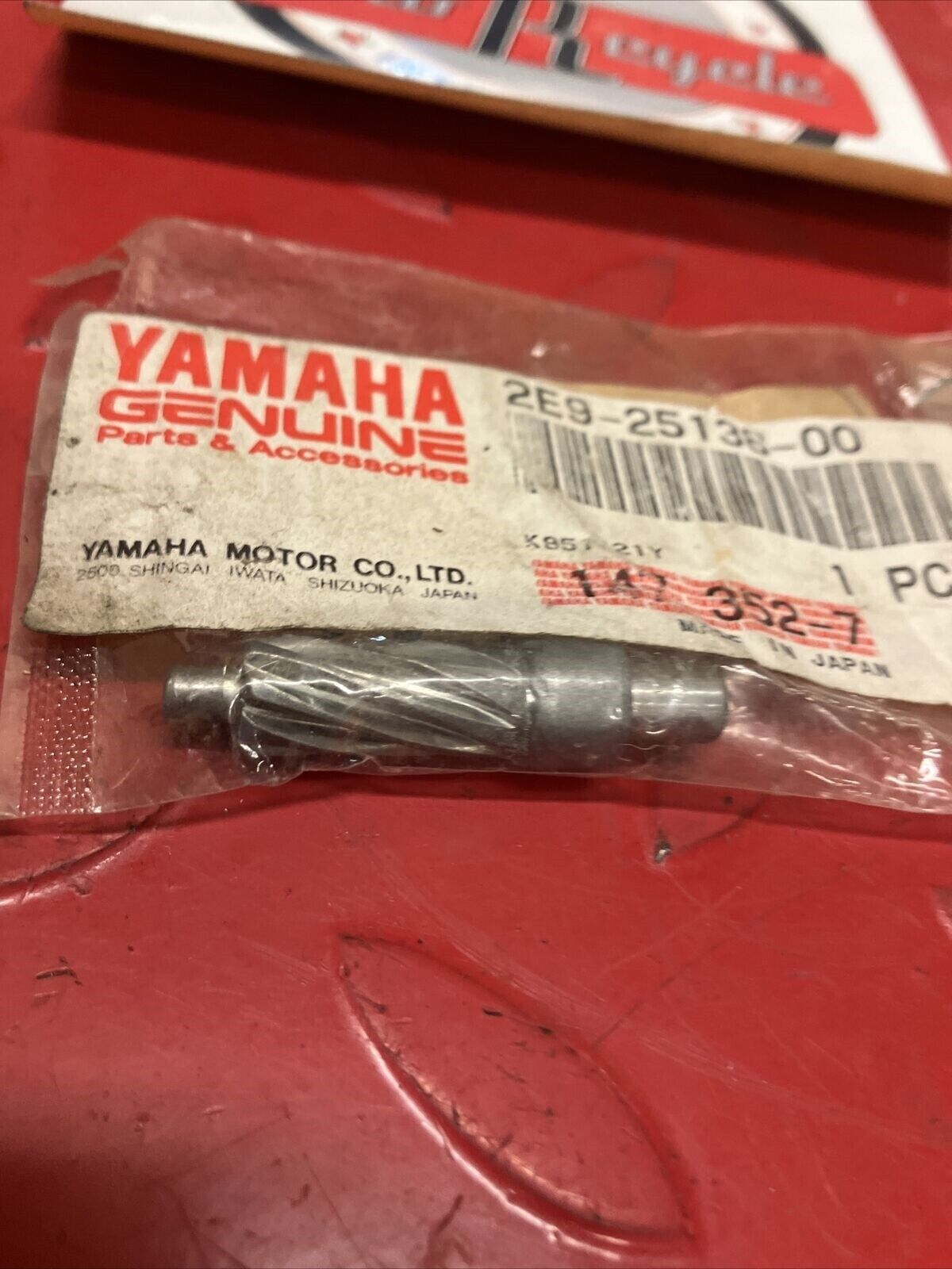 NOS YAMAHA JOG RAZZ METER GEAR 2E9-25138-00 Y61