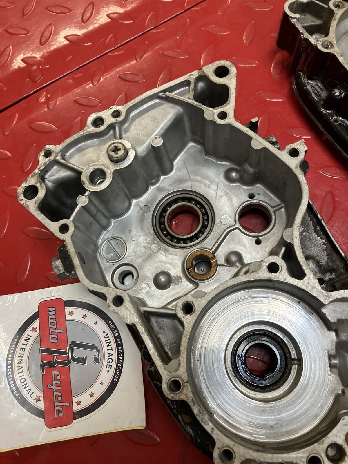 Kawasaki G4TR 1972 left right crankcase 1970 1971 1973
