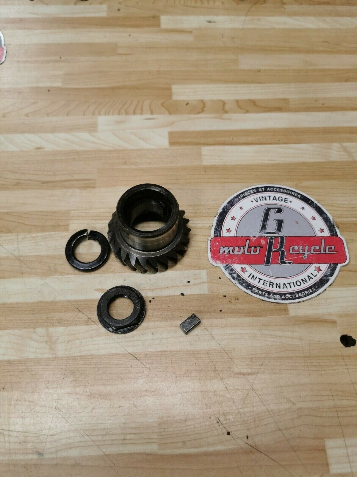 Yamaha IT250 1980 crankshaft primary drive gear nut washer YZ250 1979