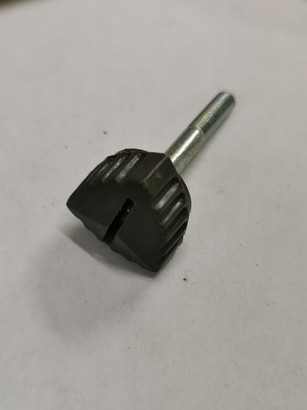 NOS PUCH BOMBARDIER MAXI SIDE COVER KNOB SCREW 773-490-160  P3