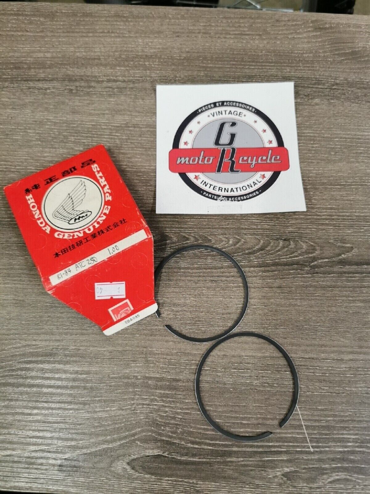 NOS HONDA ATC250 1981 - 1984 PISTON RING SET 1.00 131E2-961-003 H46