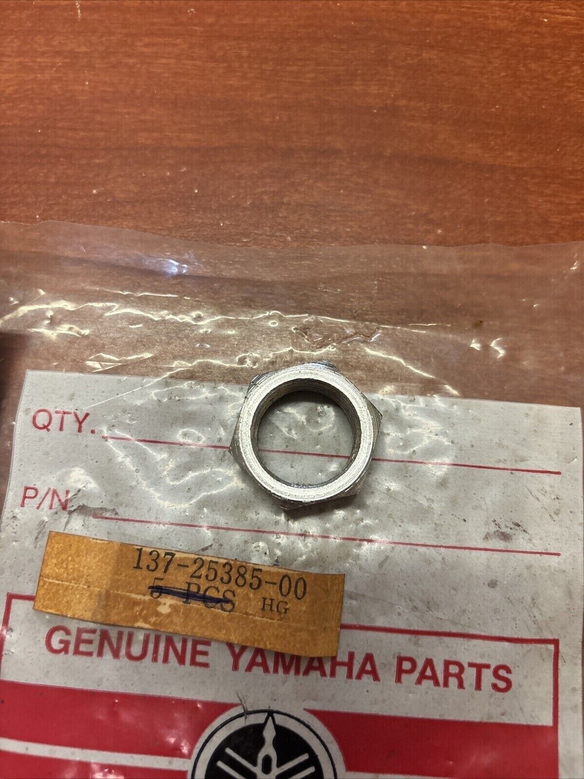 NOS Yamaha DT1 DT100 SPROCKET SHAFT NUT 137-25385-00-00 SUB 90170-20167-00 Y182