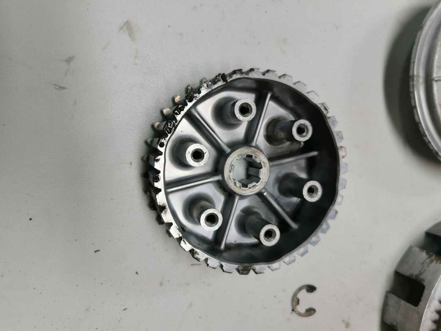 Suzuki RM250 1976 clutch basket hub pressure plate 21200-41100 21411-41101