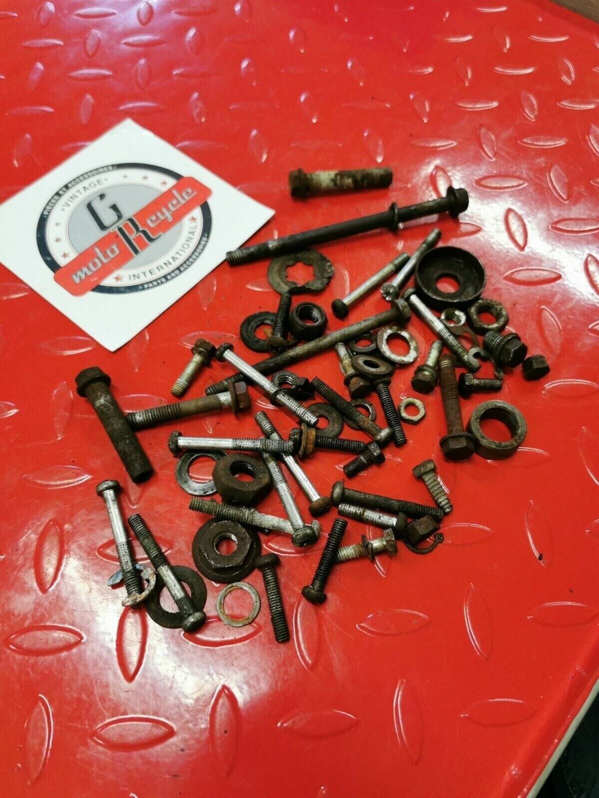 Yamaha YZ80 1979 frame motor engine crankcase cylinder head bolt nut hardware