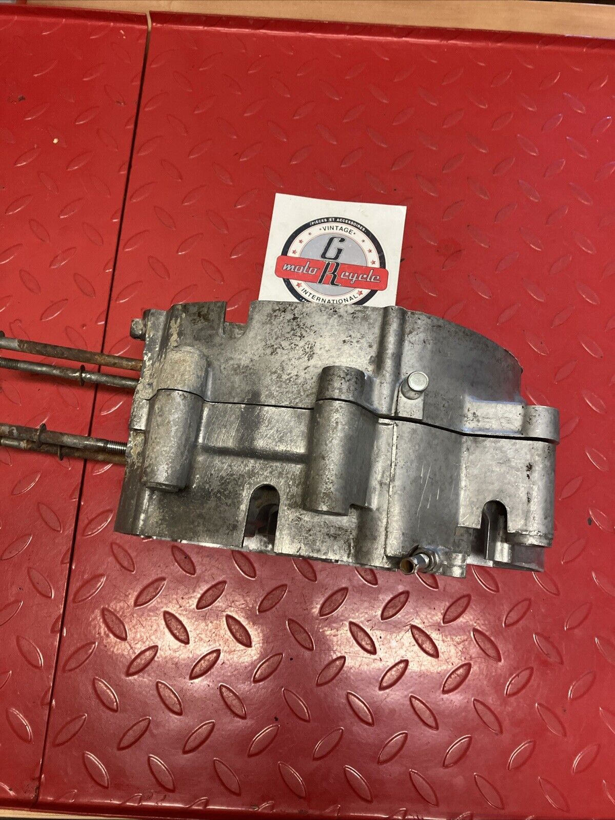 Suzuki RV90 1975 crankcase set left right