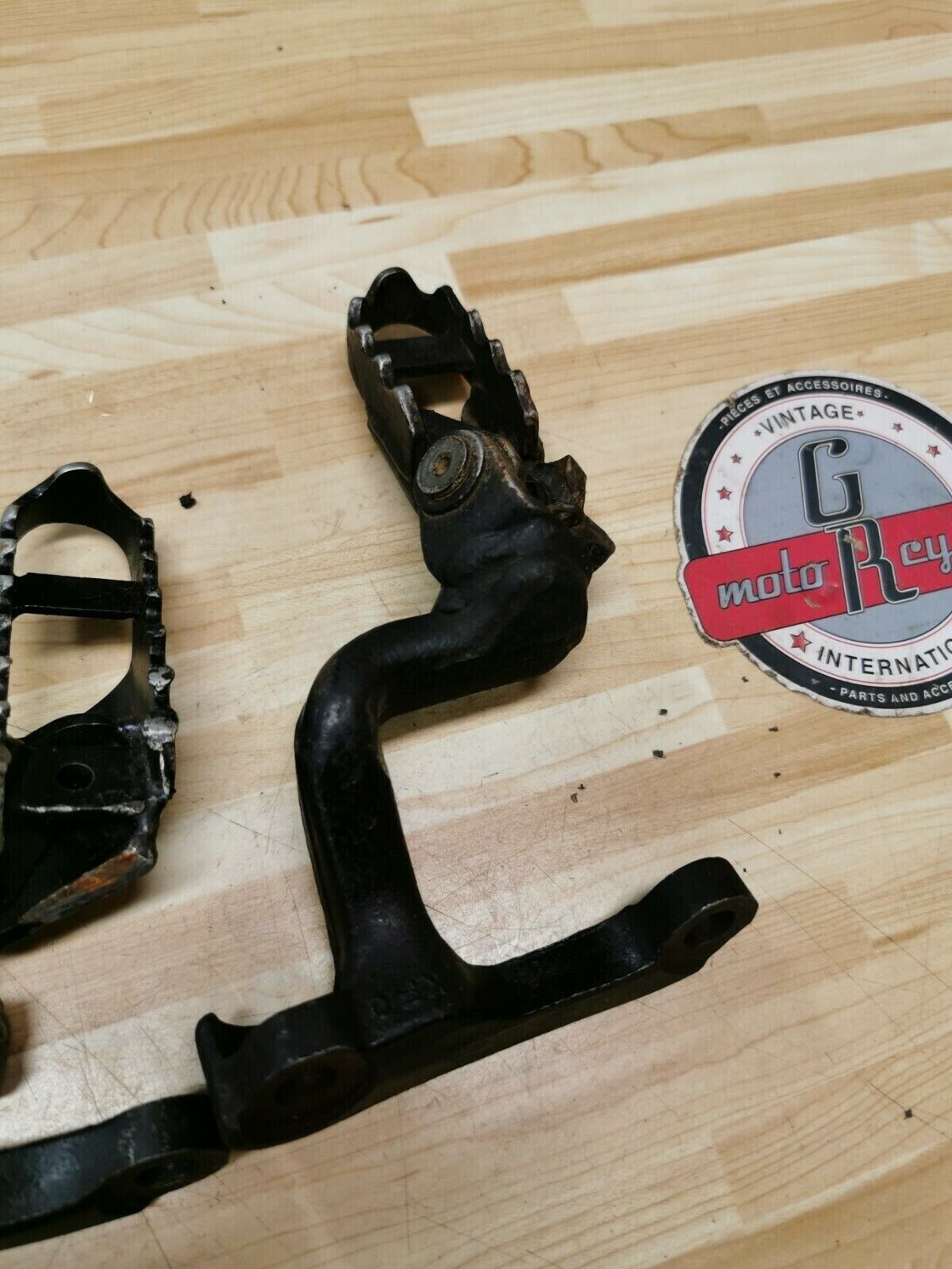 Honda XR250R 1984 Footpeg footrest foot peg rest step XR200R 50610-KK0-000ZA