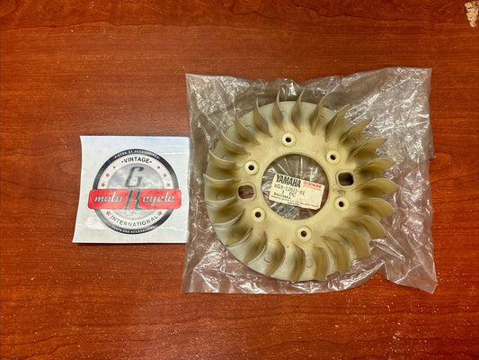 NOS Yamaha BR250 CS340 EC340 ET250 ET300 ET340 FAN 8G8-12611-01-00 Y181