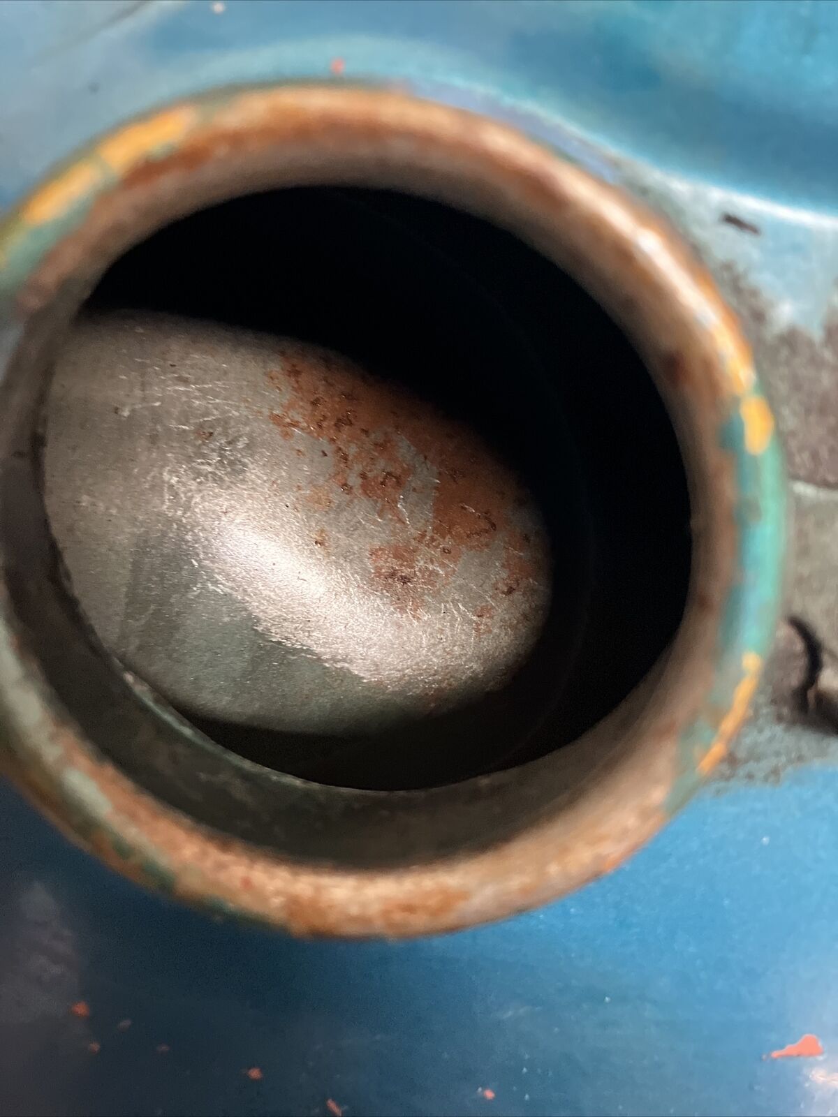 Honda CB550 1974 Fuel tank gas petrol reservoir PETCOCK NOT INCLUDED