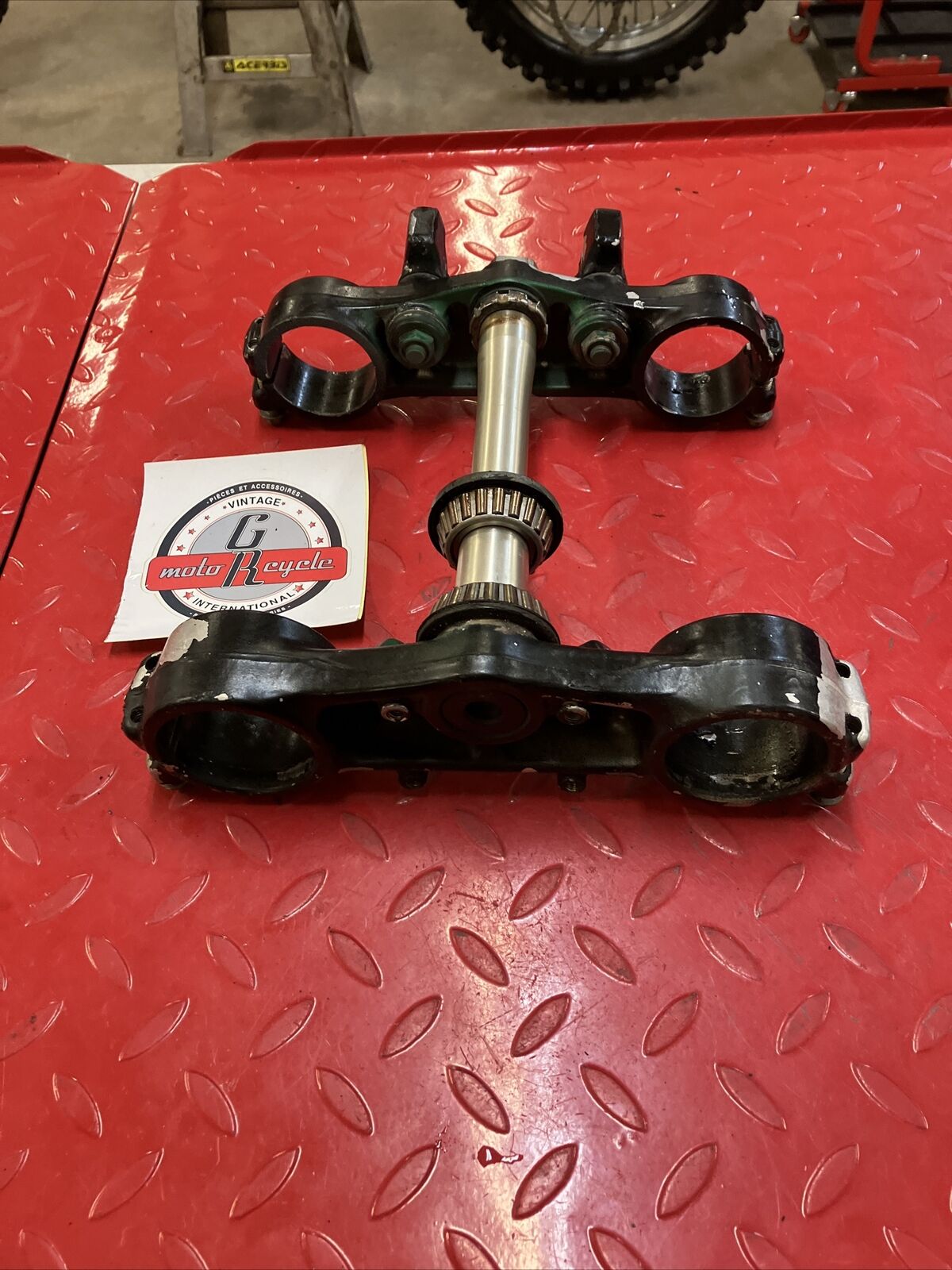 Kawasaki KX250 2001 Steering stem triple tree clamp 44037-1415