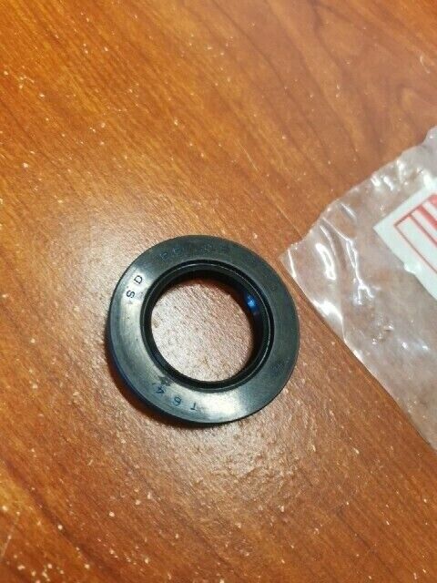 NOS Yamaha BW200 DT1 FZR400 FZR600 FZS600 OIL SEAL (28X47X7) 93102-28022-00 Y136
