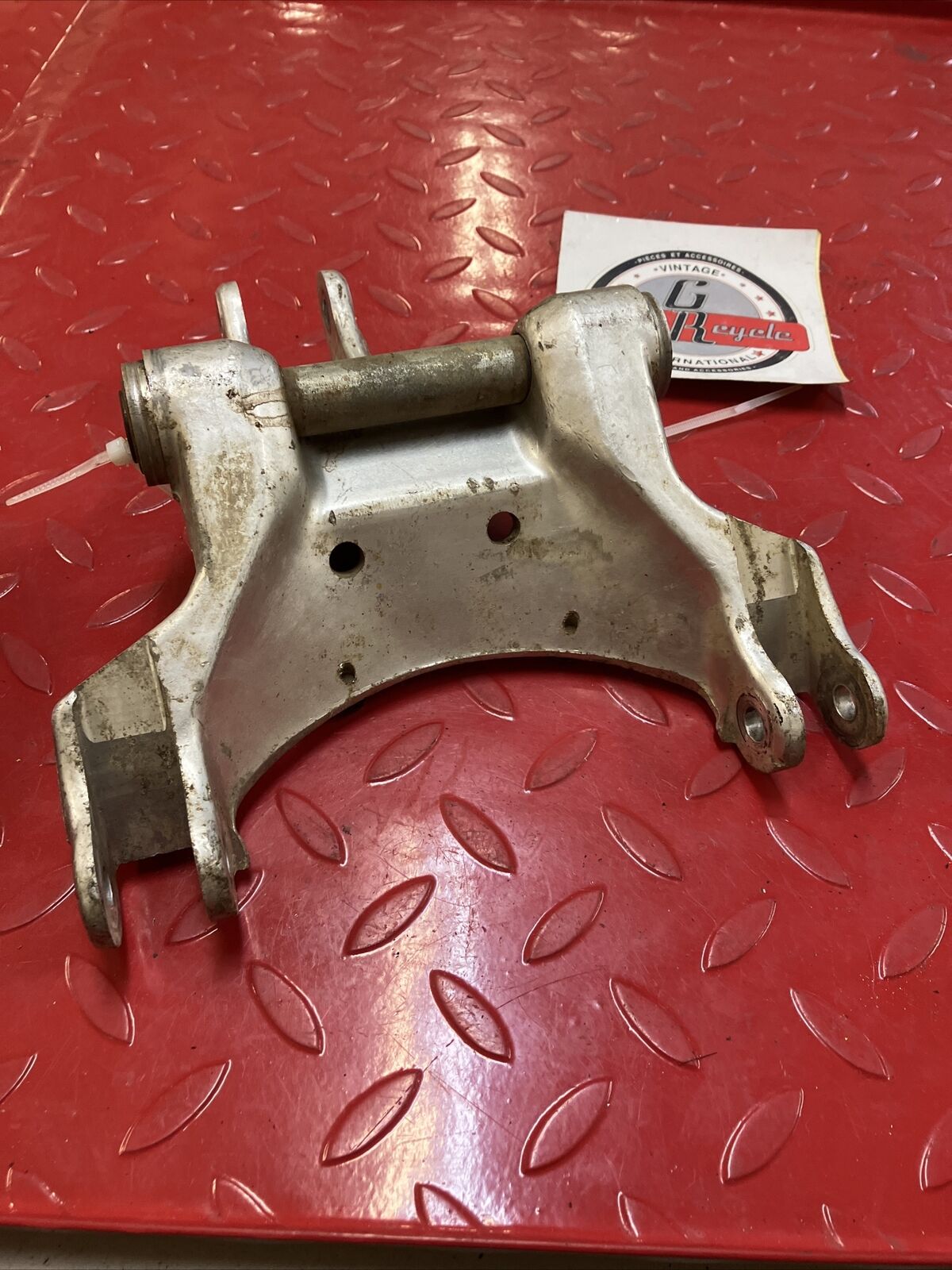 Suzuki RM125 1985 swingarm linkage cushion lever dogbone 1984 2
