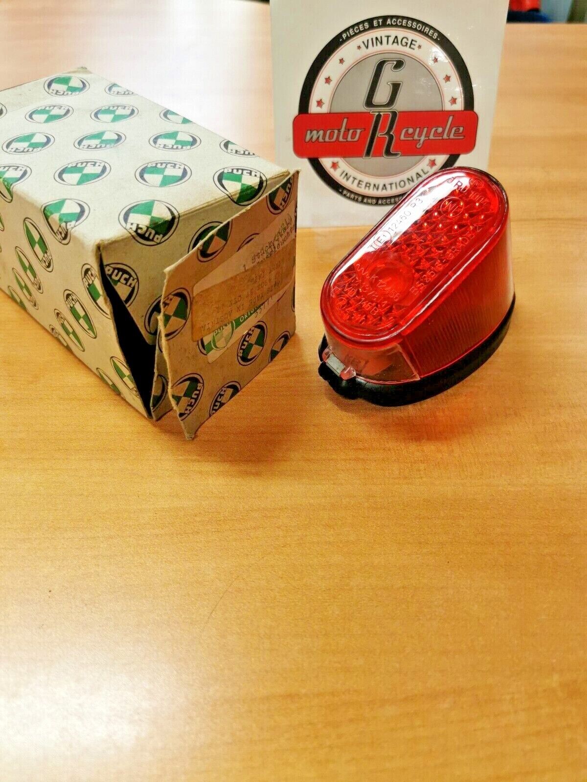 NOS BOMBARDIER PUCH MAXI TAILLIGHT TAIL LIGHT  773-490-257  P1