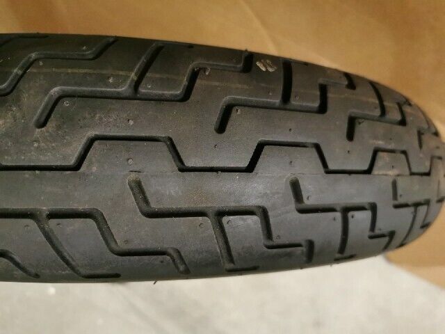 NOS DUNLOP D404F 110/90-19 M/C 62H MOTORCYCLE FRONT TIRE 45605424