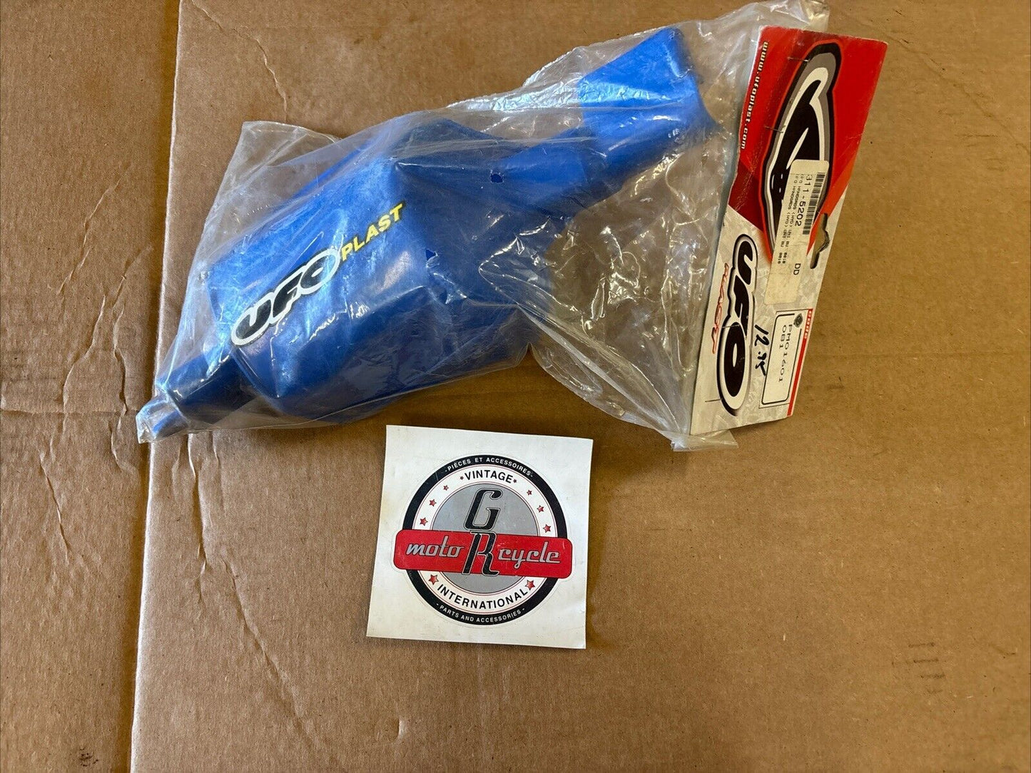 NOS UFO PLAST BLUE HANDGUARD PM01601-081
