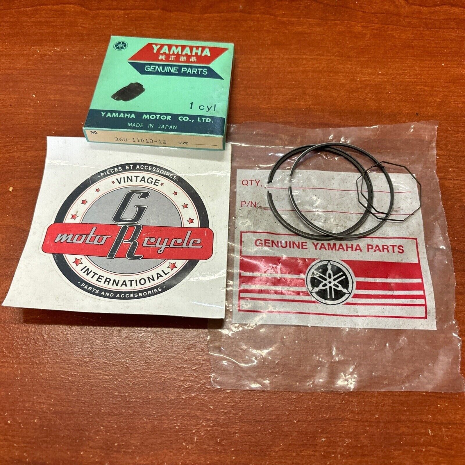 NOS Yamaha 1970 - 1972 R5 PISTON RING 0.25 360-11610-12-00 Y174