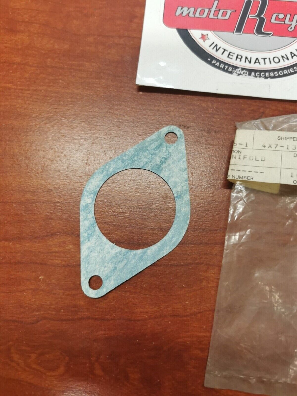 NOS Yamaha XV750 XV920 XV700 MANIFOLD GASKET 4X7-13556-09-00 Y75